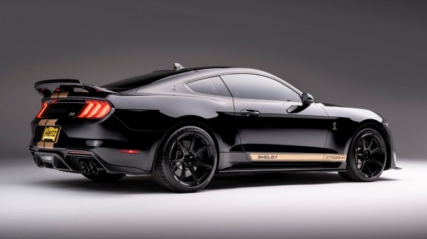 Эх, прокачу: Shelby American и Hertz сделали 900-сильный Mustang для аренды