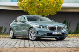 В России начались продажи новой BMW 5-Series за 10,8 млн руб.