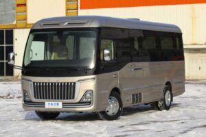 Hongqi Guoyue 2024: премиальный автобус с бензиновым V6