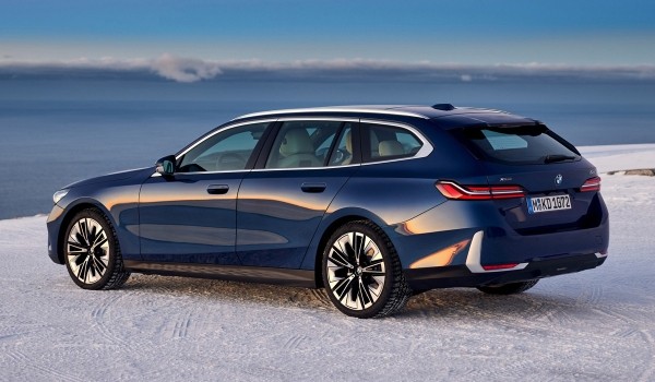 Новый универсал BMW пятой серии: дизель и электричество