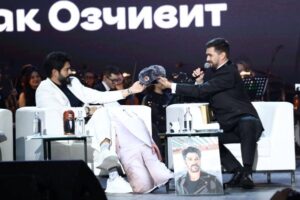 В Россию приехал похититель всех женских сердец — популярный турецкий актер Бурак Озчивит