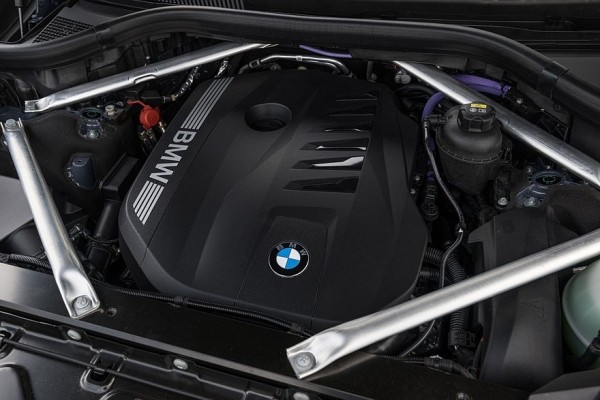 BMW X7 или Lixiang L9: что и как выгоднее купить и обслуживать