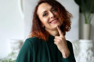 Психолог-профайлер Ирина Веклич рассказала о способах прочитать язык тела человека