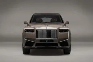 Rolls-Royce Cullinan 2025: первый рестайлинг величественного внедорожника