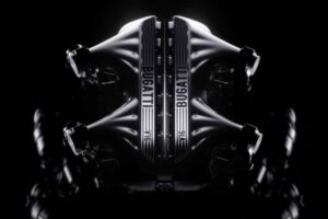 Исполинский двигатель Bugatti V16: без наддува, но с электромоторами
