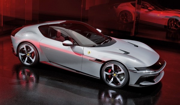 Суперкар Ferrari 12Cilindri пришел на смену модели 812