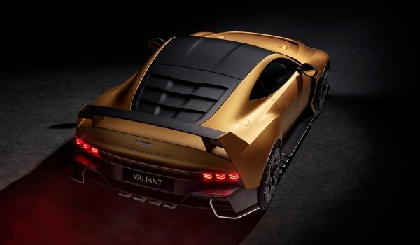 Суперкар Aston Martin Valiant продолжил дело 12-цилиндровой модели Valour
