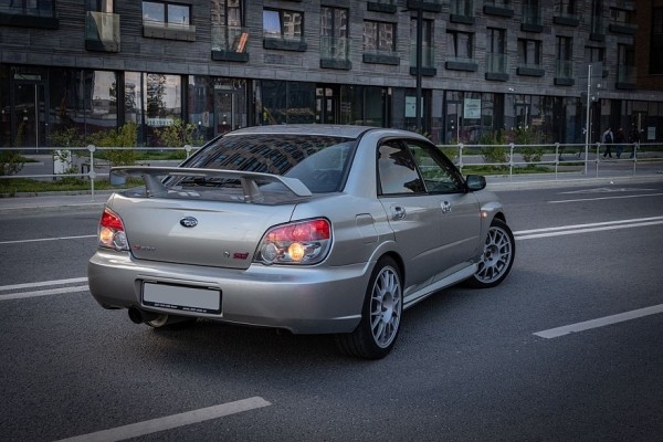 Был правый – стал левый: опыт владения Subaru Impreza WRX STI II S204