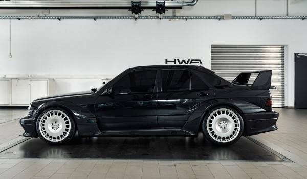 Компания HWA продолжила эволюцию модели Mercedes-Benz 190E