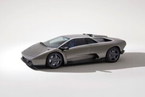 Бывший технический директор Lamborghini поможет запуститься рестомоду Diablo Eccentrica