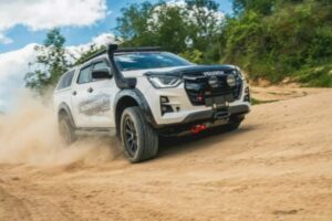 Пикап Isuzu D-Max обрел вездеходную версию Mudmaster