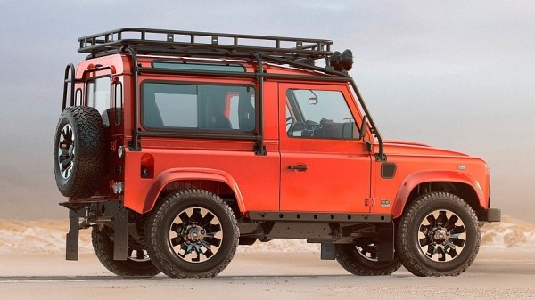 Эта музыка будет вечной: JLR начинает неограниченное производство Classic Defender V8