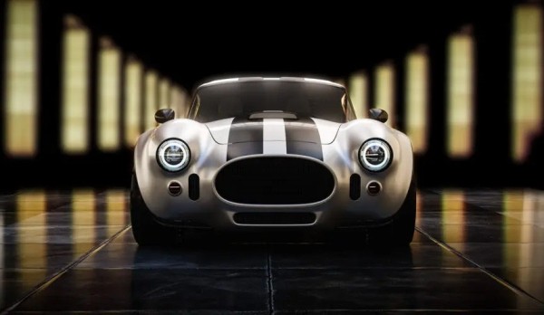 Суперкар AC Cobra GT впервые обрел заводскую закрытую версию