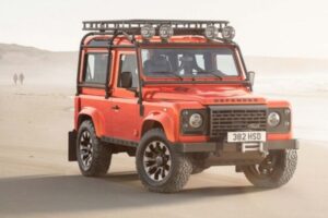 Классический Land Rover Defender: новая жизнь с двигателем V8