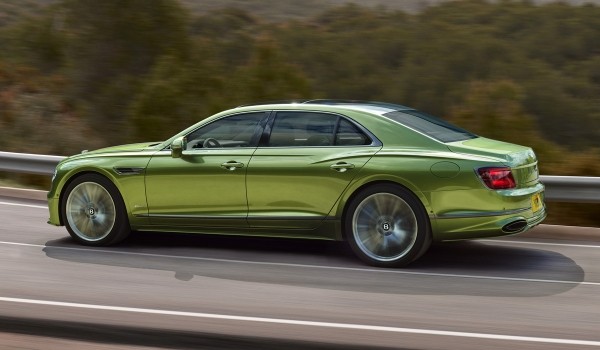 Представлен обновленный седан Bentley Flying Spur